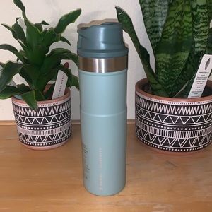 Starbucks Light Teal Vacuum Tumble Canteen 20 oz
